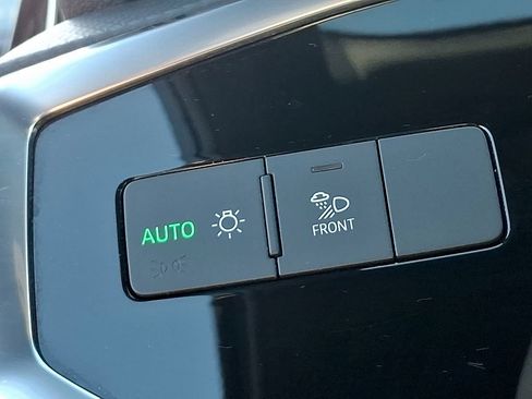 Used 2025 Audi Q3 2.0T Premium AWD/4WD image 24