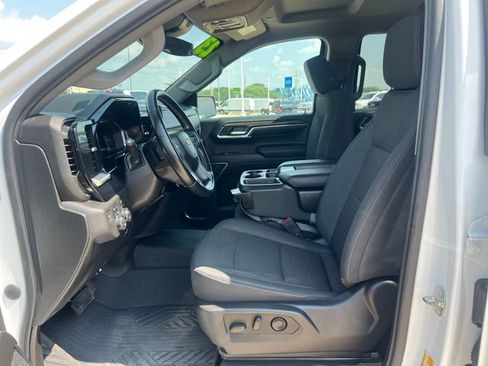 Used 2023 Chevrolet Silverado 1500 LT AWD/4WD image 11