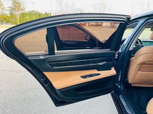 Used 2011 BMW ALPINA B7 xDrive image 14