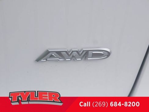 New 2026 Chrysler Pacifica Pinnacle w/ Trailer Tow Group AWD/4WD image 14