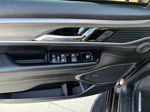 Used 2023 Jeep Wagoneer Series II AWD/4WD image 18