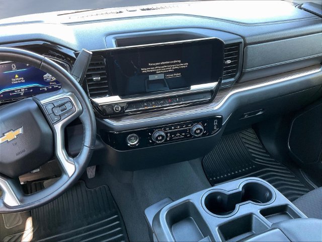 Used 2022 Chevrolet Silverado 1500 LT AWD/4WD image 11