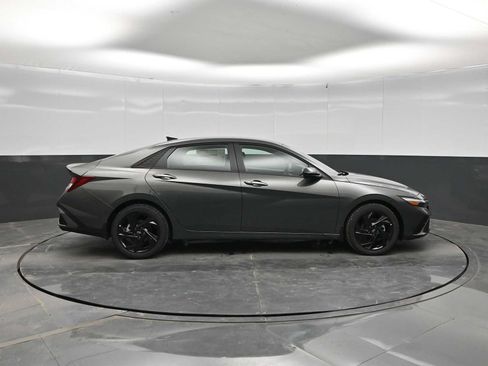 New 2026 Hyundai Elantra SEL Sport FWD image 9
