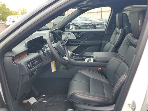 New 2026 Lincoln Aviator Black Label AWD/4WD image 11