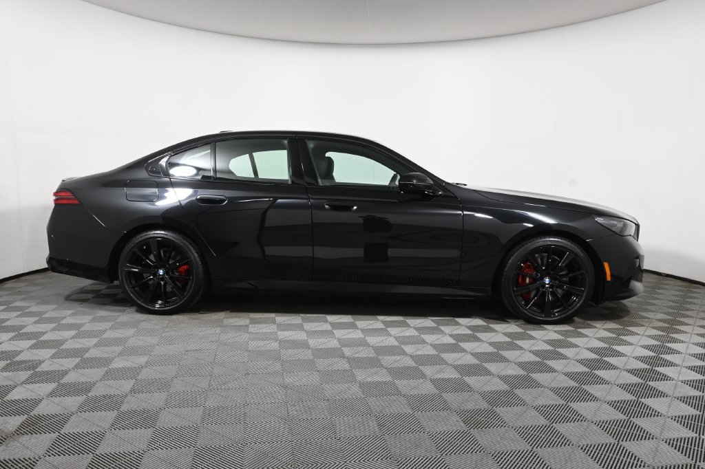 Used 2027 BMW 540i xDrive w/ M Sport Package AWD/4WD image 8