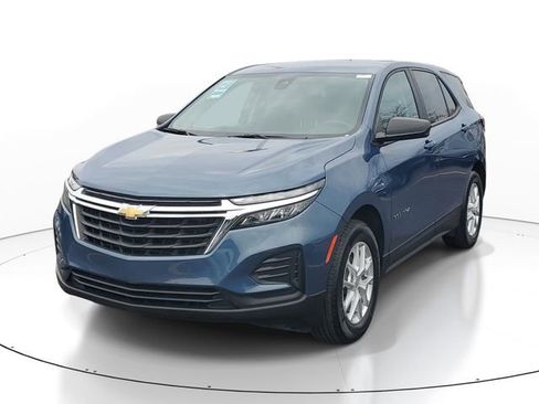 Certified 2024 Chevrolet Equinox LS w/ LS Convenience Package image 2