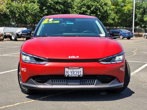Used 2024 Kia EV6 Light RWD image 3