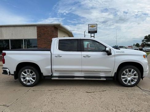 Used 2023 Chevrolet Silverado 1500 High Country w/ High Country Premium Package image 2