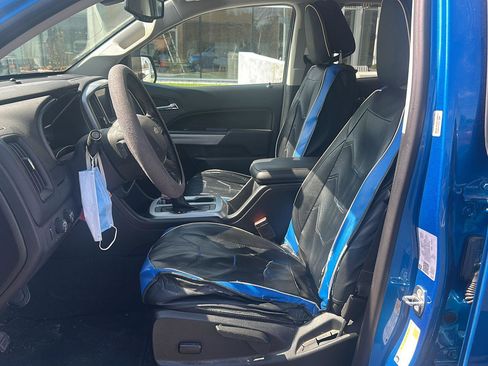 Used 2022 Chevrolet Colorado LT w/ LT Convenience Package image 9