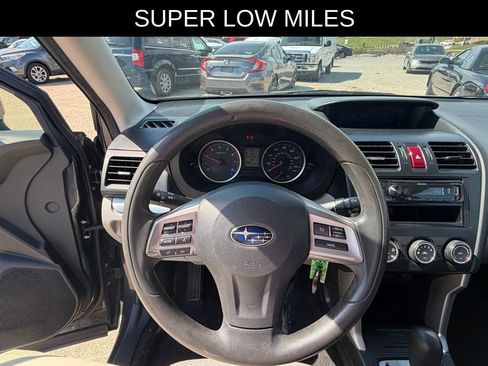 Used 2014 Subaru Forester 2.5i AWD/4WD image 5