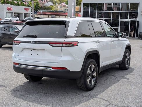 Used 2023 Jeep Grand Cherokee 4WD 4xe image 6