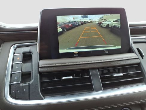 Used 2022 Chevrolet Suburban LT image 27