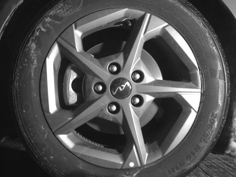 Used 2025 Kia K4 LXS image 12