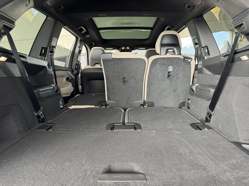 New 2026 Volvo XC90 T8 Plus AWD/4WD image 15