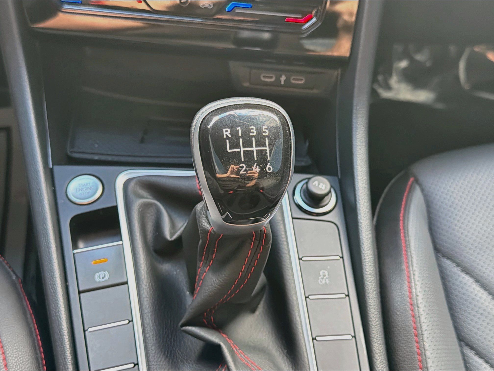Used 2025 Volkswagen Jetta GLI Autobahn FWD image 27