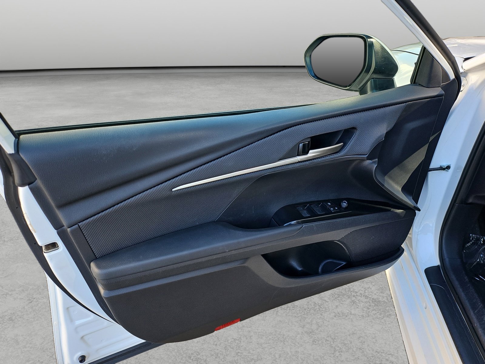Used 2025 Toyota Camry SE FWD image 33