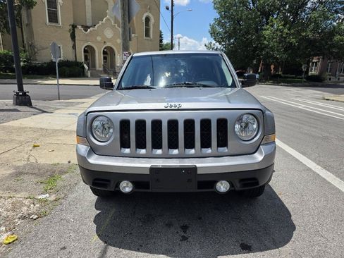 Used 2017 Jeep Patriot Latitude AWD/4WD image 9