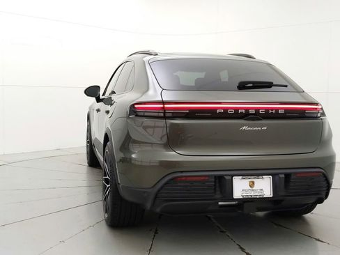 Used 2024 Porsche Macan 4 Electric image 4