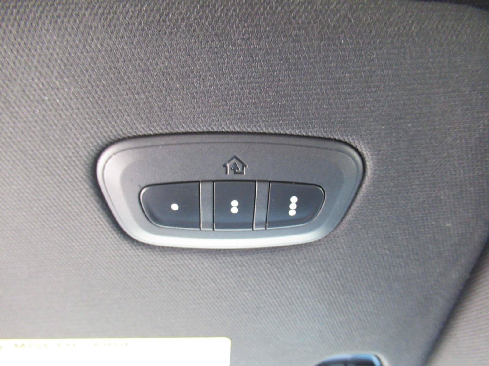 Used 2019 RAM 1500 4x4 Crew Cab image 27