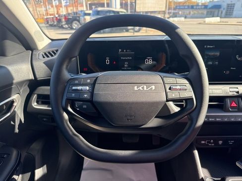 New 2025 Kia K4 LXS image 22