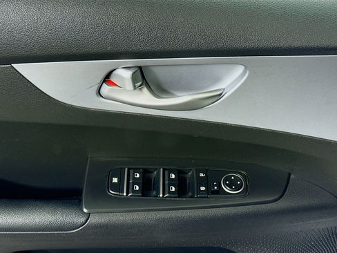 Used 2023 Kia Forte LXS w/ LXS Technology Package FWD image 23
