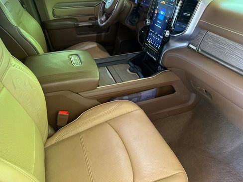 Used 2024 RAM 2500 Limited AWD/4WD image 19