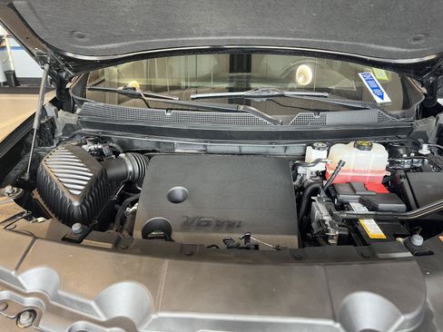 Used 2023 Chevrolet Traverse LT AWD/4WD image 13