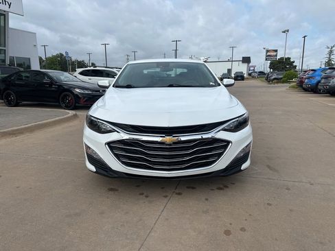 Used 2023 Chevrolet Malibu LT w/ Driver Confidence Package FWD image 2