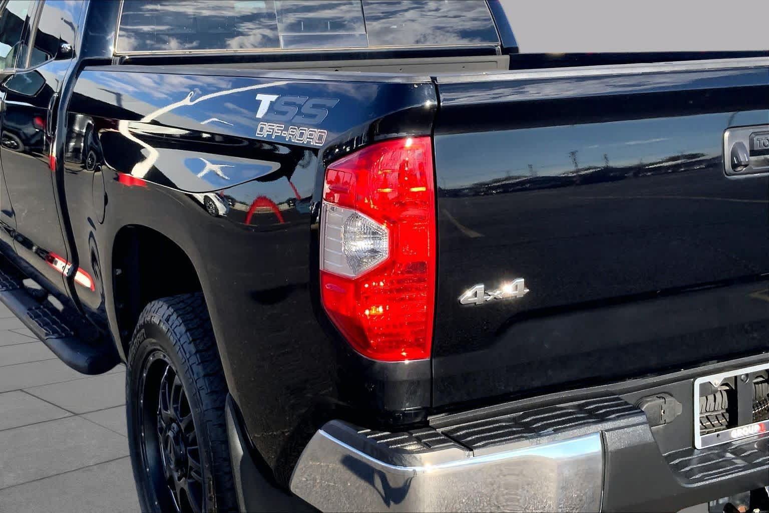 Used 2014 Toyota Tundra SR5 w/ SR5 Upgrade Package AWD/4WD image 29