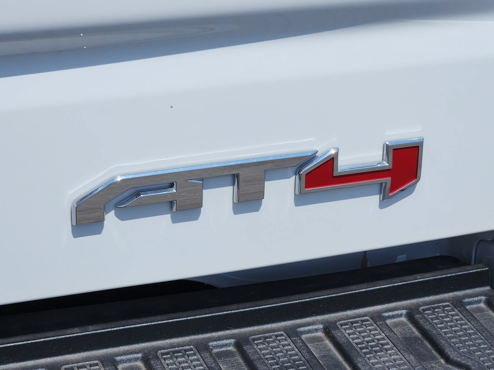 New 2026 GMC Sierra 1500 AT4 w/ AT4 Premium Package AWD/4WD image 13