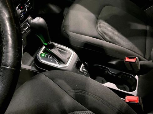Used 2020 Jeep Renegade Altitude image 18