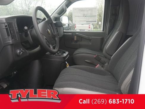 New 2026 Chevrolet Express 2500 Extended w/ Driver Convenience Package image 32