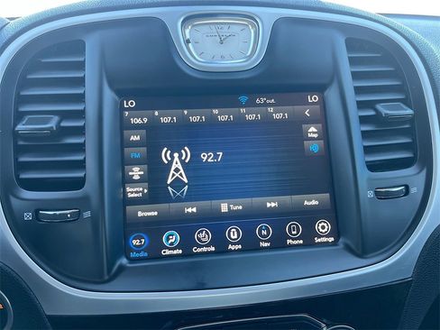 Used 2022 Chrysler 300 Touring L w/ Popular Equipment Group image 15