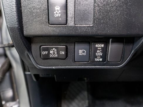 Used 2020 Toyota Tacoma TRD Off-Road w/ Technology Package image 32