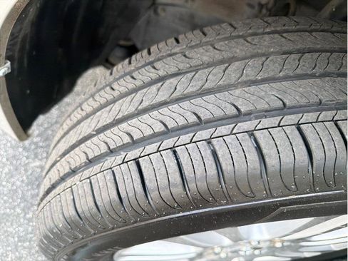 Used 2010 Toyota Sienna LE image 22