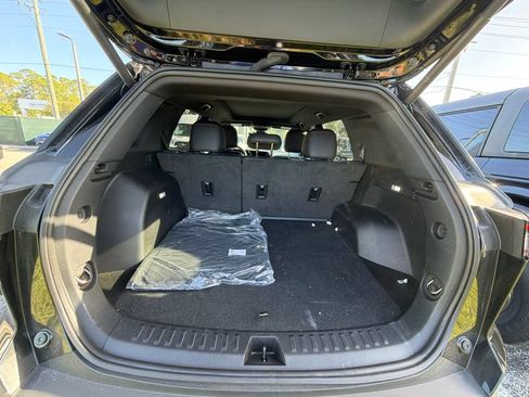 Used 2025 Chevrolet Equinox RS w/ Safety and Technology Package FWD image 18
