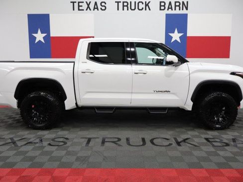 Used 2022 Toyota Tundra SR5 AWD/4WD image 18