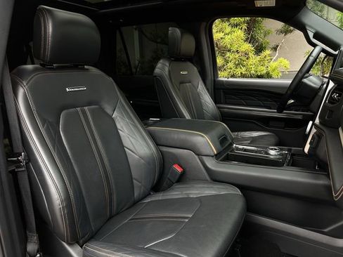 Used 2023 Ford Expedition Max Platinum RWD image 31