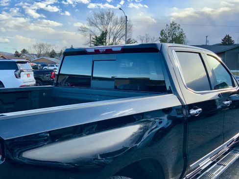 Used 2024 Chevrolet Silverado 1500 High Country w/ Technology Package image 11