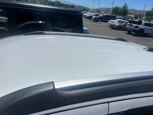 Used 2019 Buick Encore Essence w/ Safety Package II FWD image 8