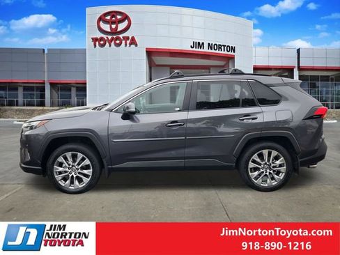 Used 2025 Toyota RAV4 XLE Premium w/ Weather Package AWD/4WD image 5