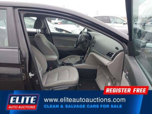 Used 2017 Hyundai Elantra SE w/ Cargo Package image 10