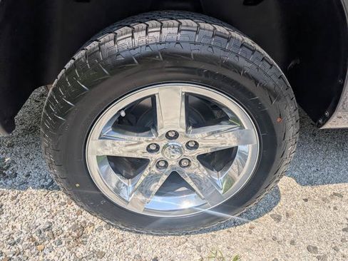 Used 2018 RAM 1500 Express w/ Express Value Package AWD/4WD image 17