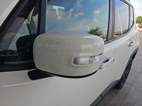 Used 2017 Jeep Renegade Altitude image 4