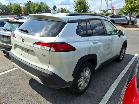 Used 2022 Toyota Corolla Cross LE FWD image 2