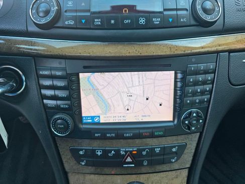 Used 2008 Mercedes-Benz E 550 Sedan image 21
