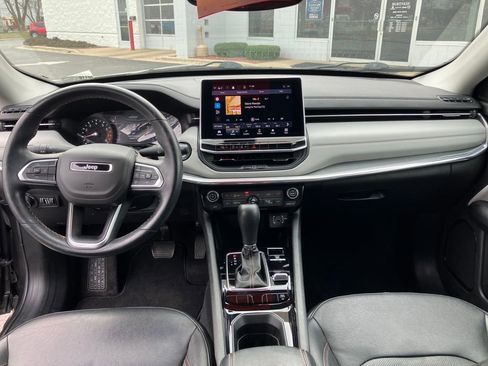 Used 2022 Jeep Compass Limited AWD/4WD image 14