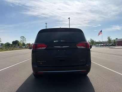 Used 2017 Chrysler Pacifica Limited