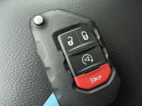 Used 2022 Jeep Wrangler Unlimited Sahara w/ Cold Weather Group image 36