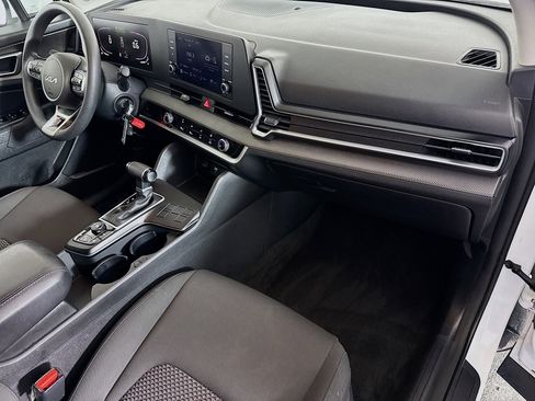 Used 2023 Kia Sportage LX image 29